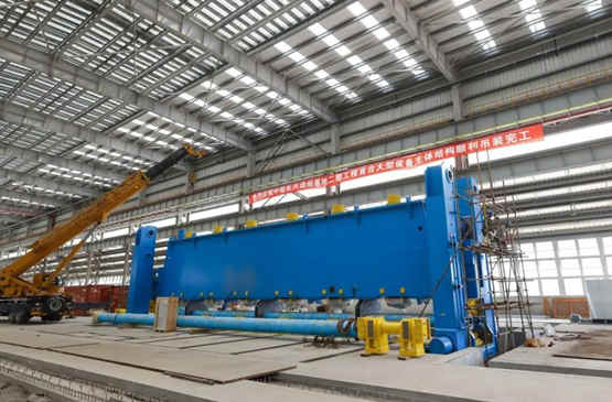 聯合車間首臺大型設備完成安裝 中國船舶長興造船基地二期工程取得新進展